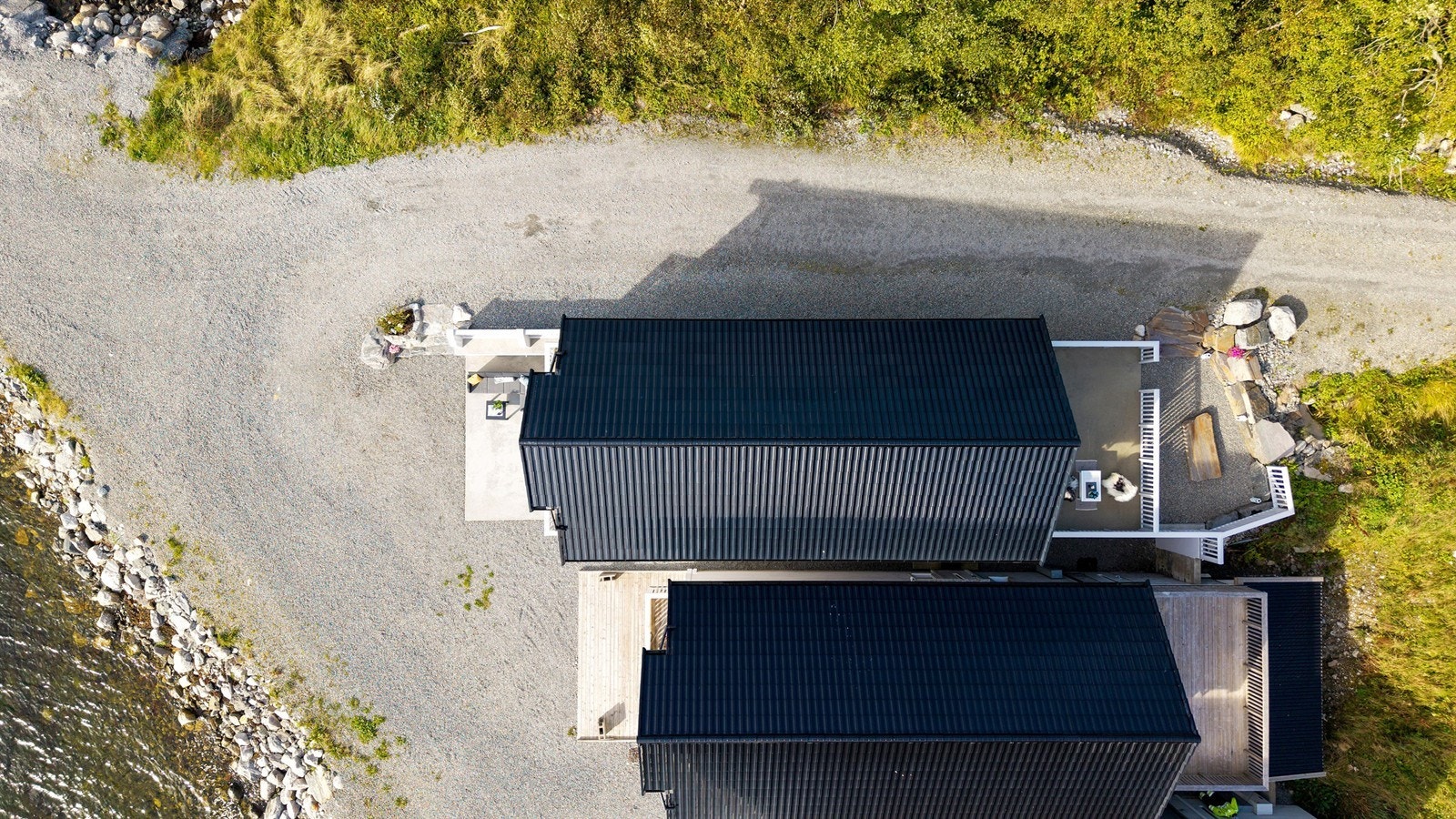 Dronebilde av eiendommen sett fra fugleperspektiv Galleribilde