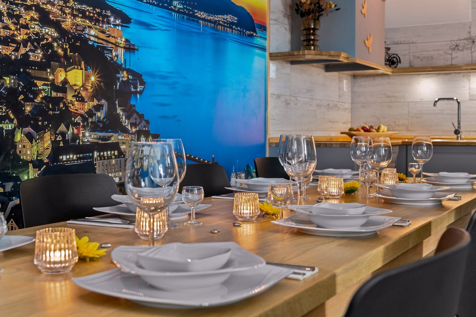 Stemningsbilde fra spisestuen i naustrommet Galleribilde