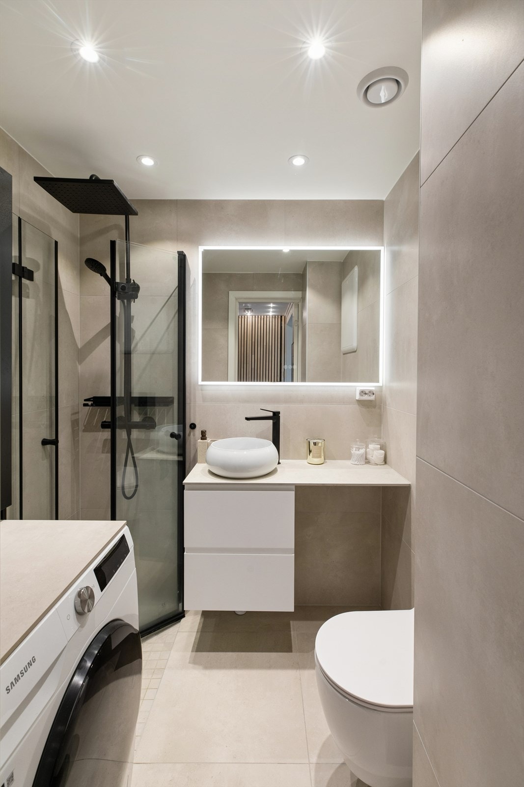 Flislagt baderom som ble totalrenovert i 2024 i regi av borettslaget. Galleribilde