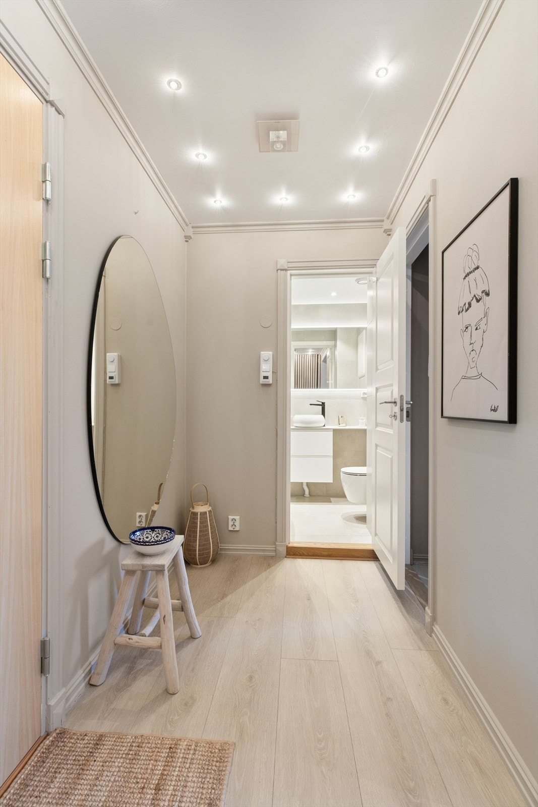 Bilde tatt fra boligens inngangsparti. Galleribilde