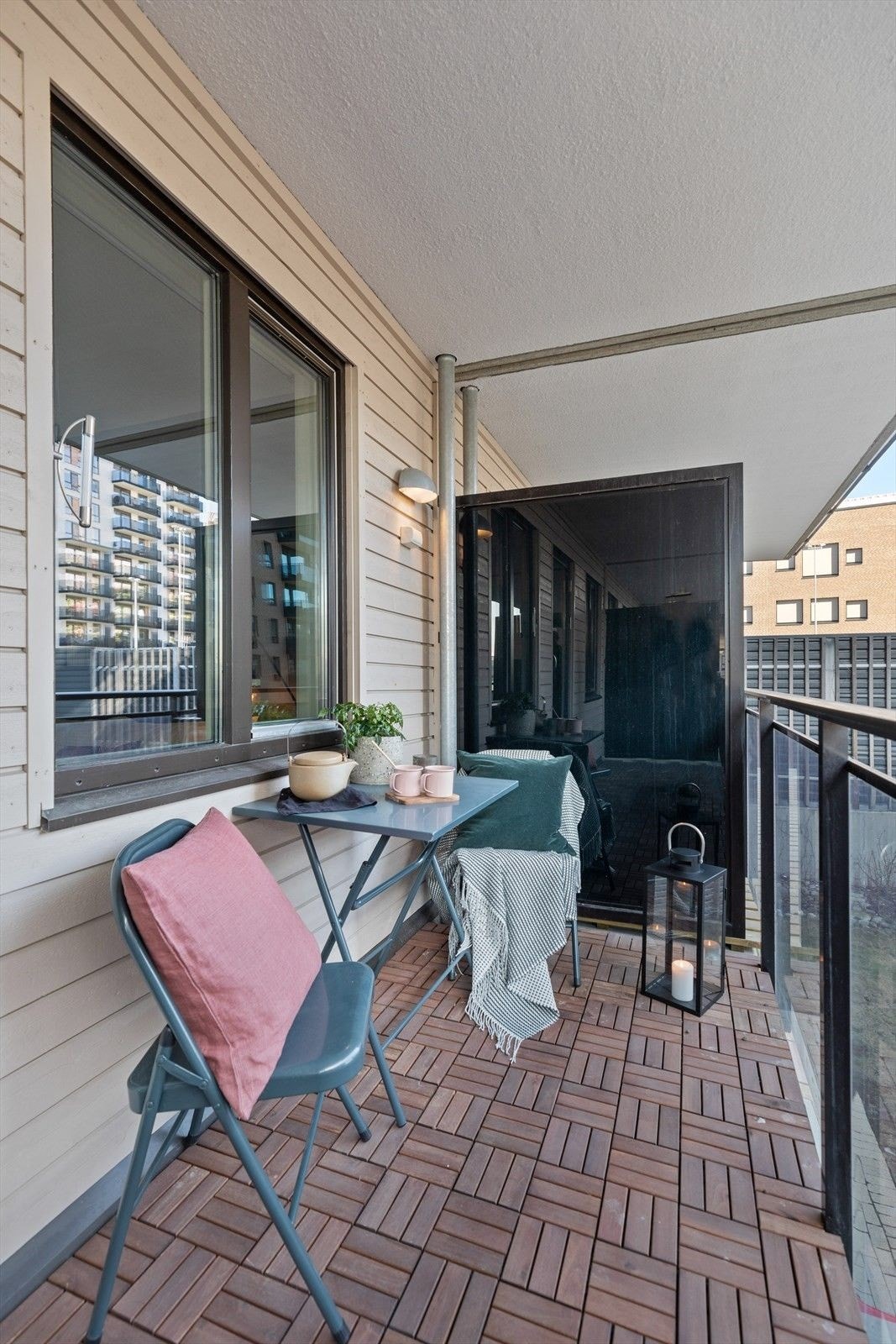 Balkong med plass til utemøblement Galleribilde