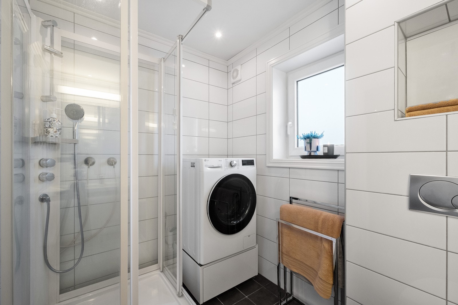 Opplegg til vaskemaskin på bad Galleribilde