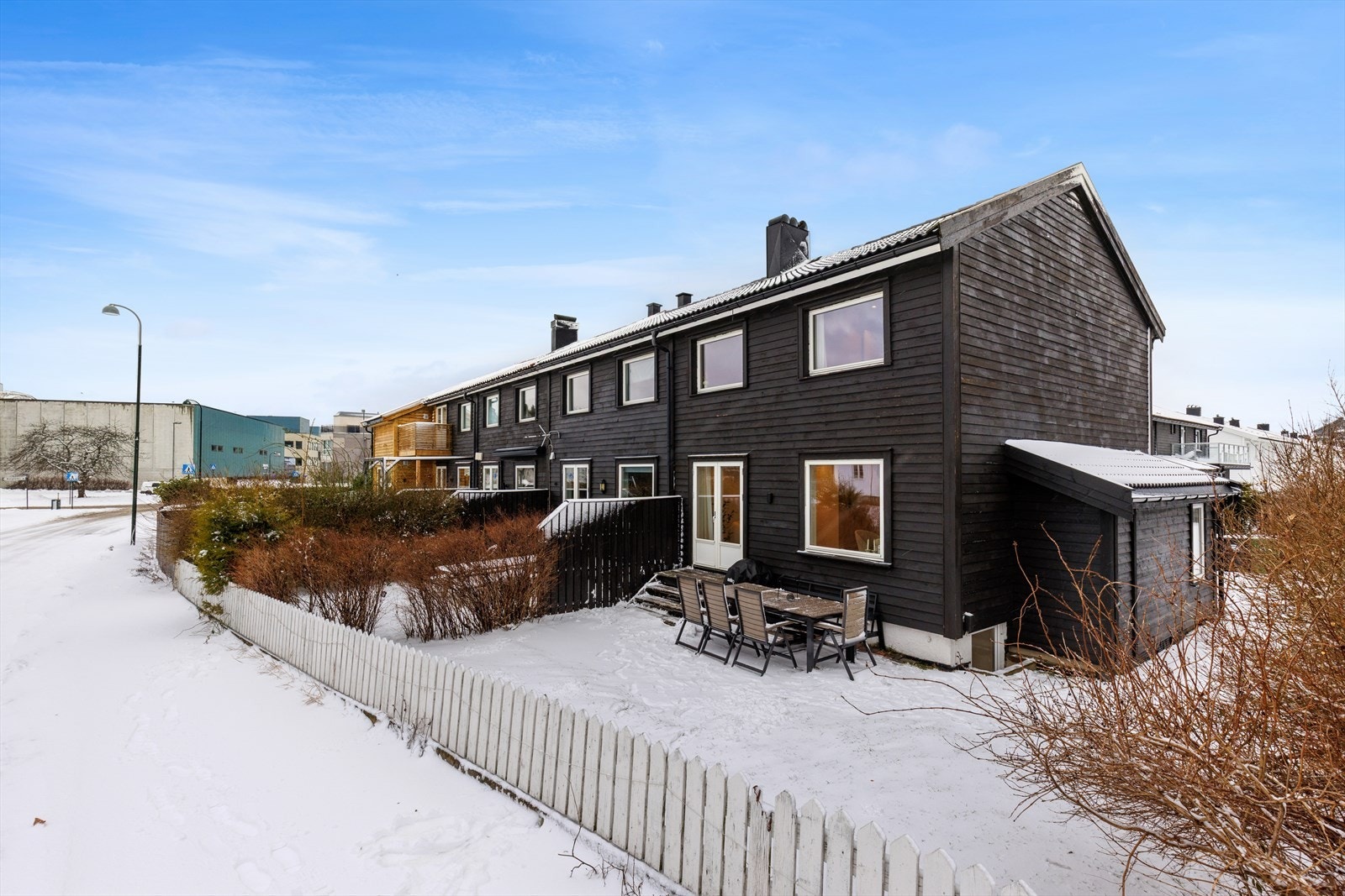 Et innholdsrikt rekkehus over tre plan med en gjennomgående høy standard. Galleribilde