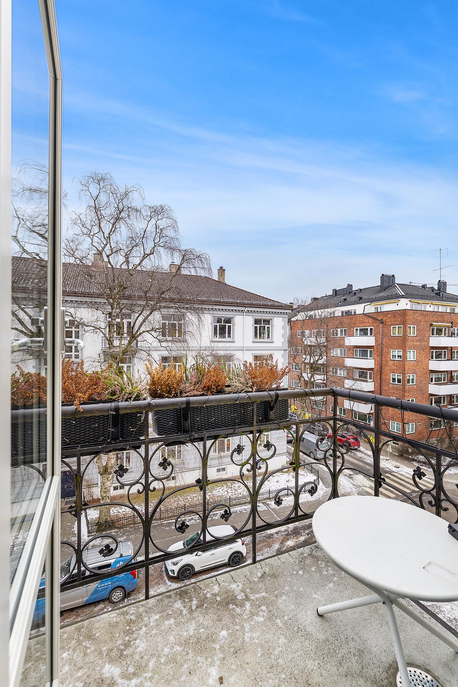 Balkong med gode solforhold Galleribilde