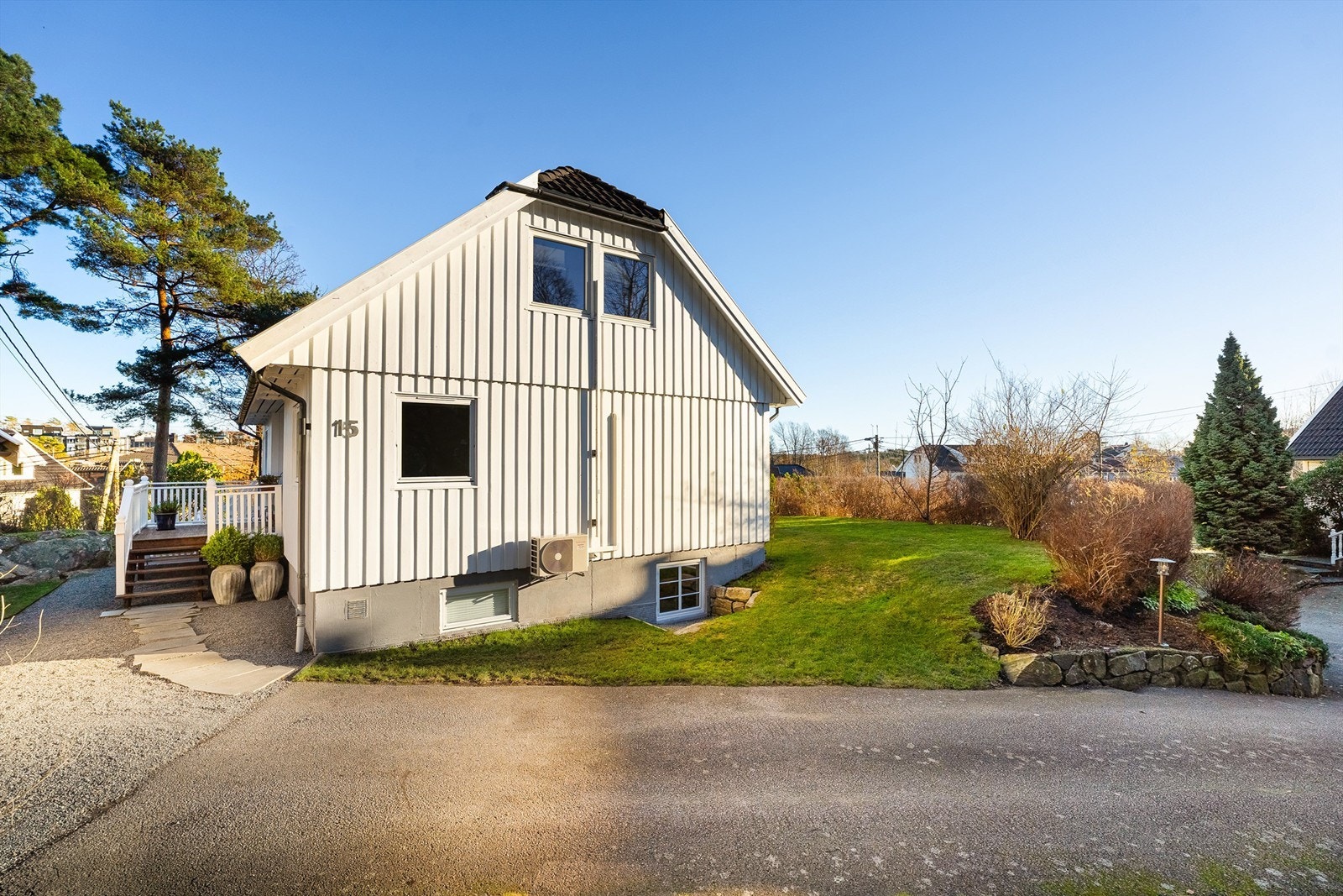 Dette er en bolig for deg som ønsker god boltreplass til både store og små - velkommen til visning! Galleribilde