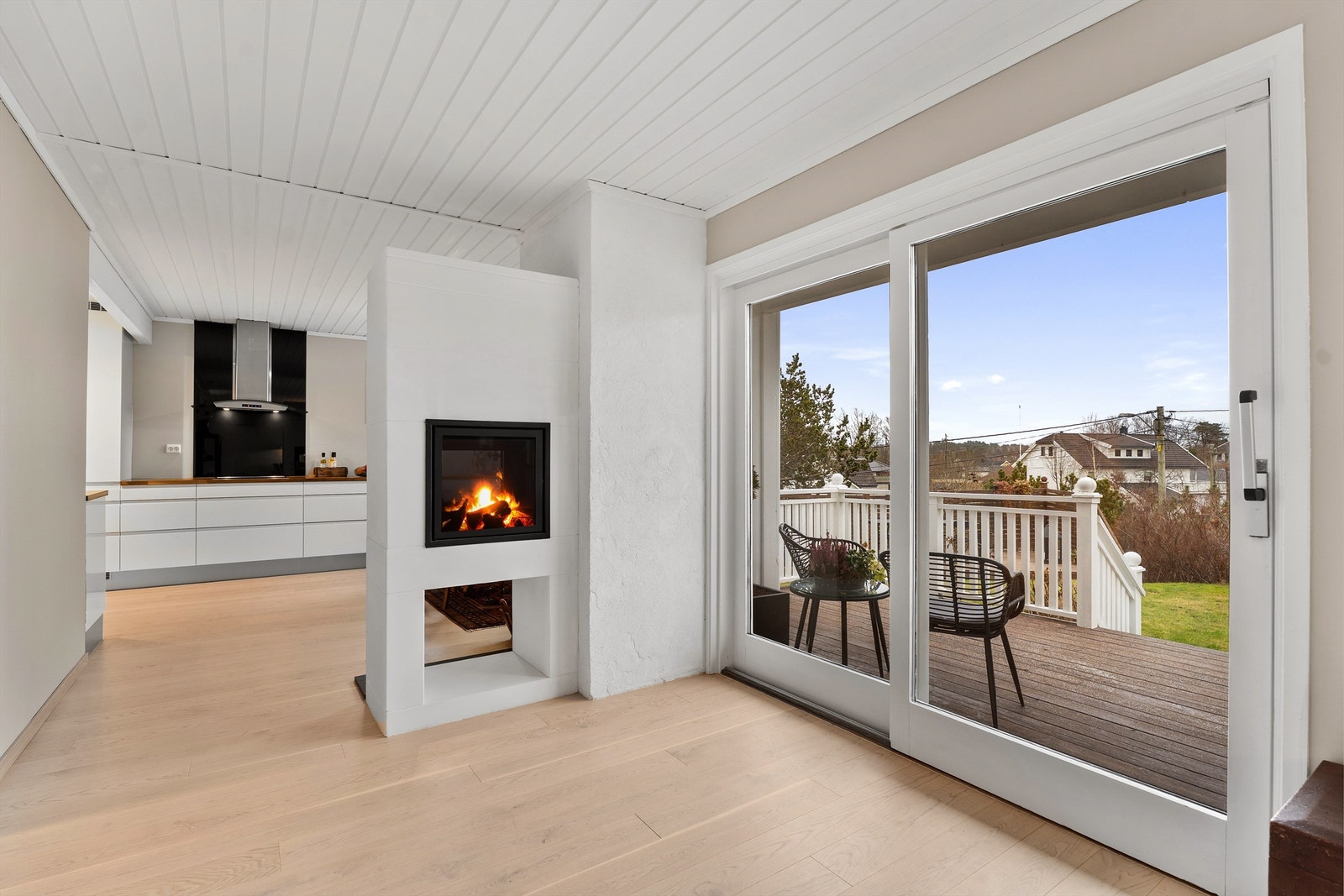 Skyvedør som gir direkte utgang til hagen. Galleribilde