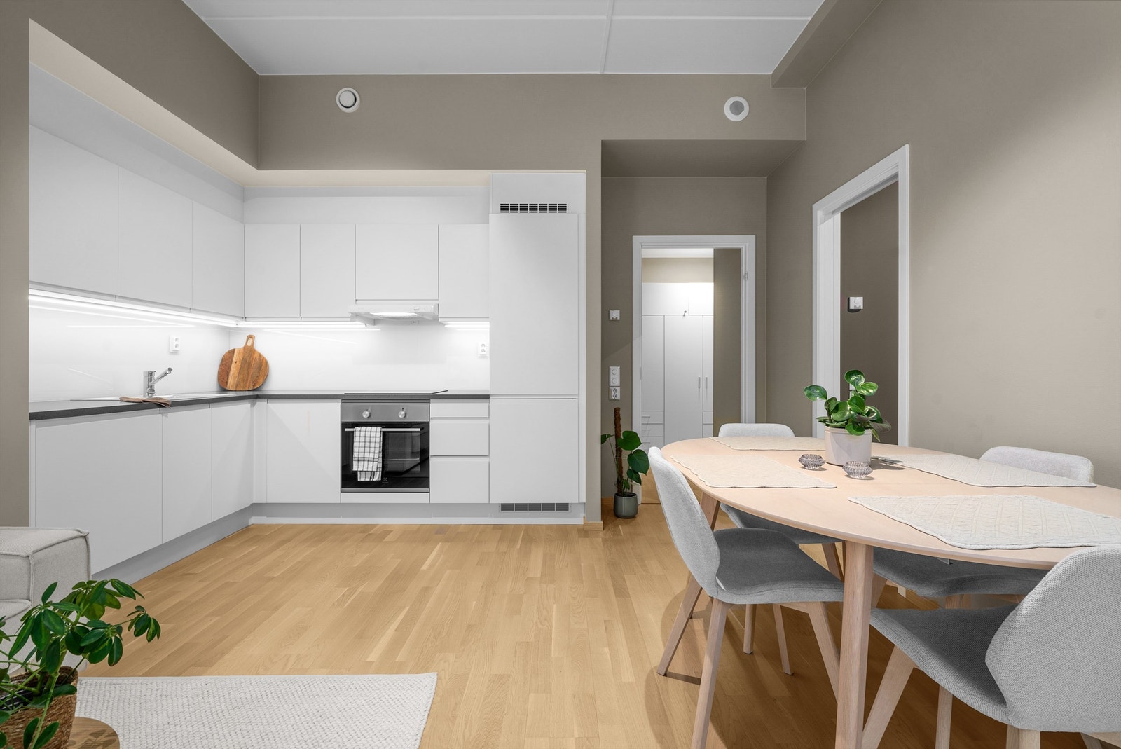 Leiligheten varmes opp med vannbåren gulvvarme Galleribilde