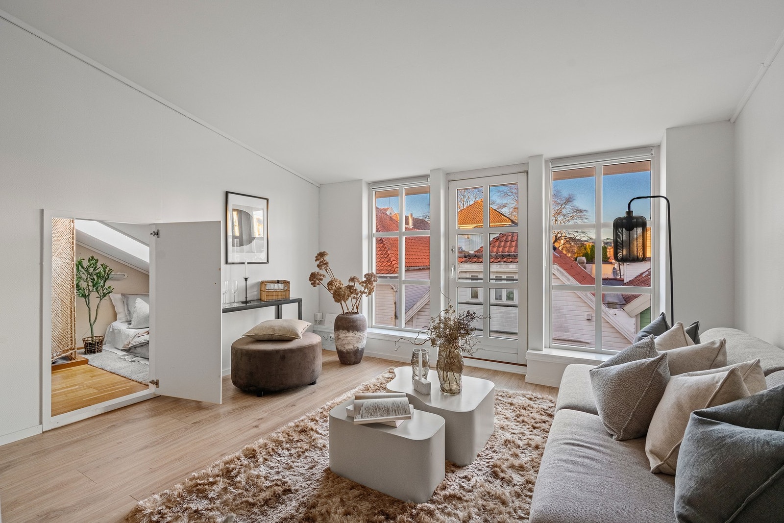 Tilkomst til innvendig bod fra stue. Galleribilde