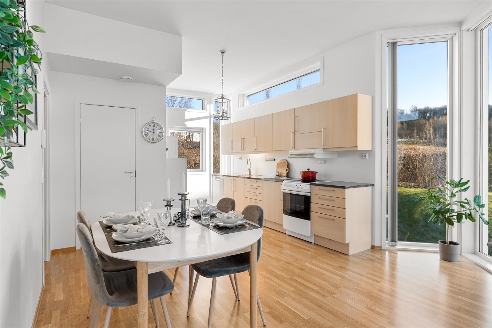 Leiligheten ligger på enden og har derfor ekstra godt naturlig lys inn. Galleribilde