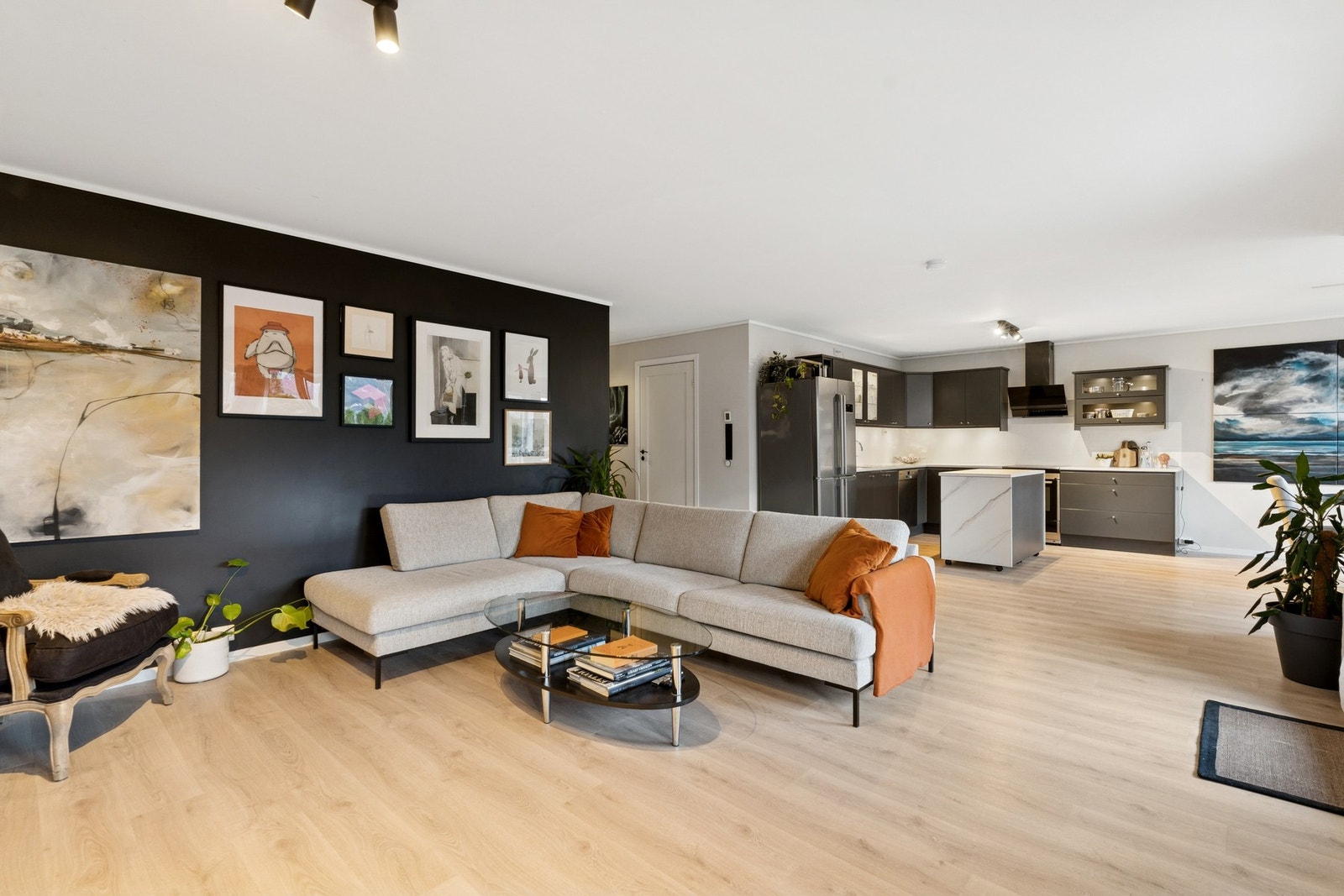 EiendomsMegler 1 v/Henriette Bigset Johnsen har gleden av å presentere Holane 5! Galleribilde