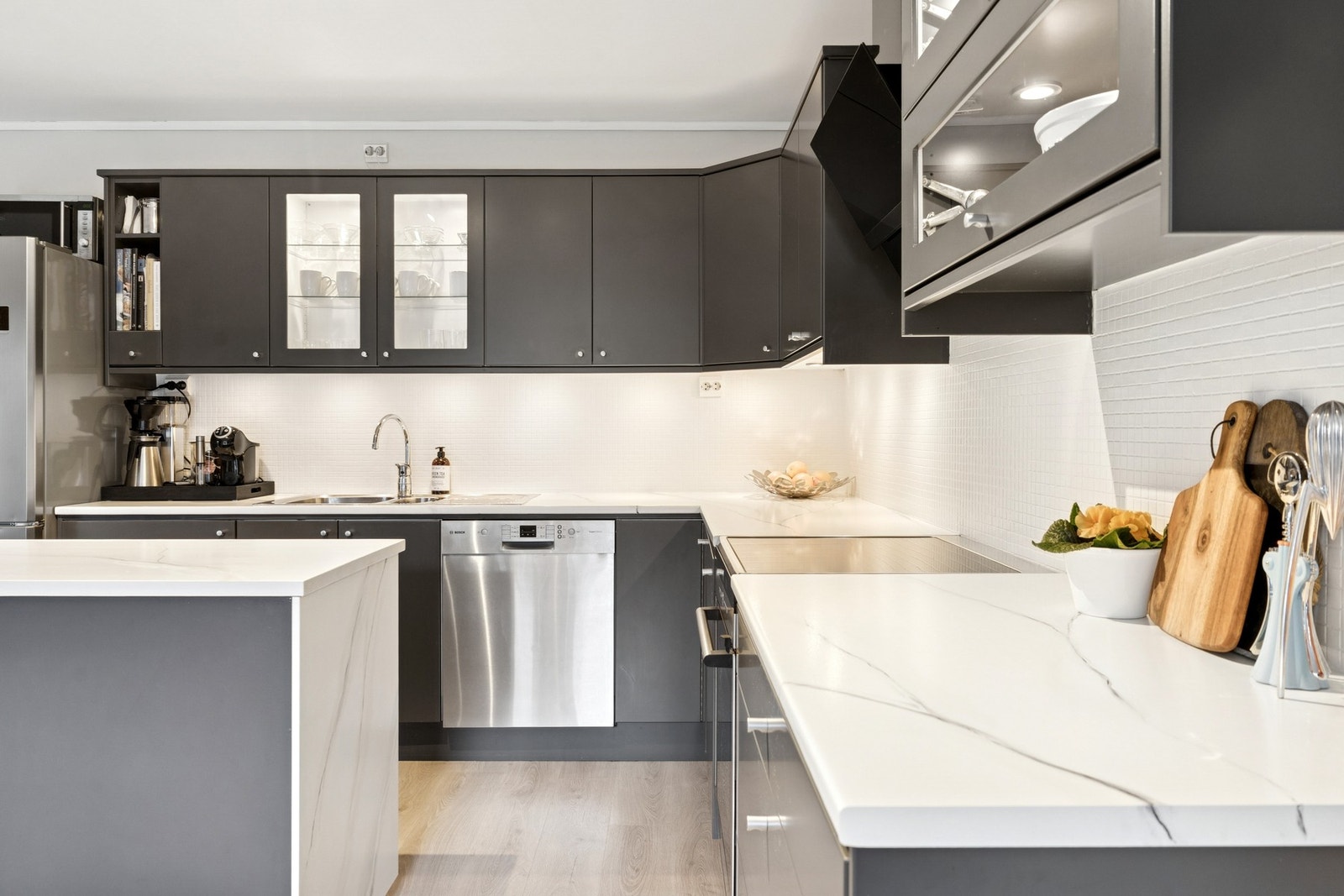 Her har du godt med benkeplass for deg som er glad i lage mat. Galleribilde