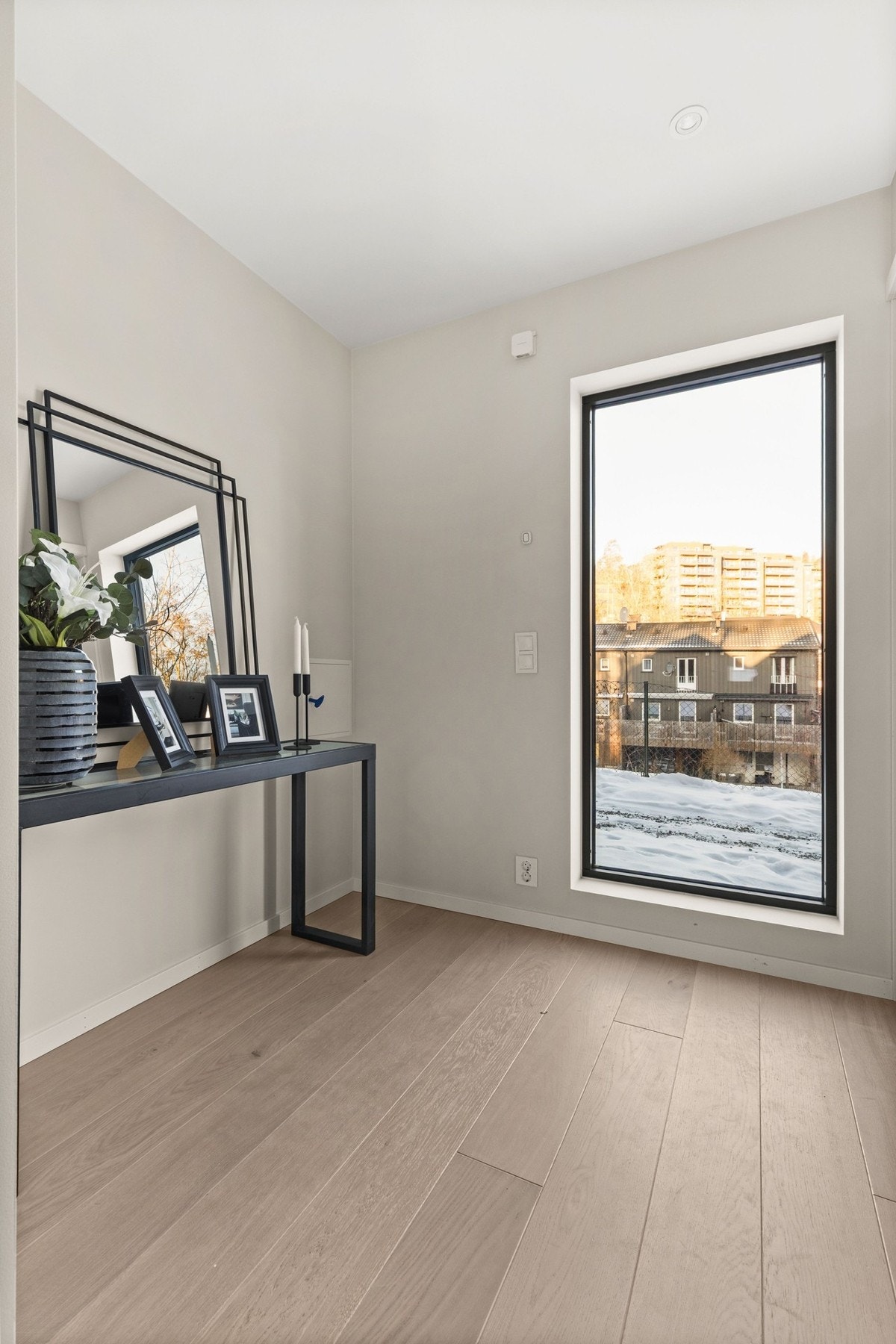 Entrè og hall i 1. etasje Galleribilde