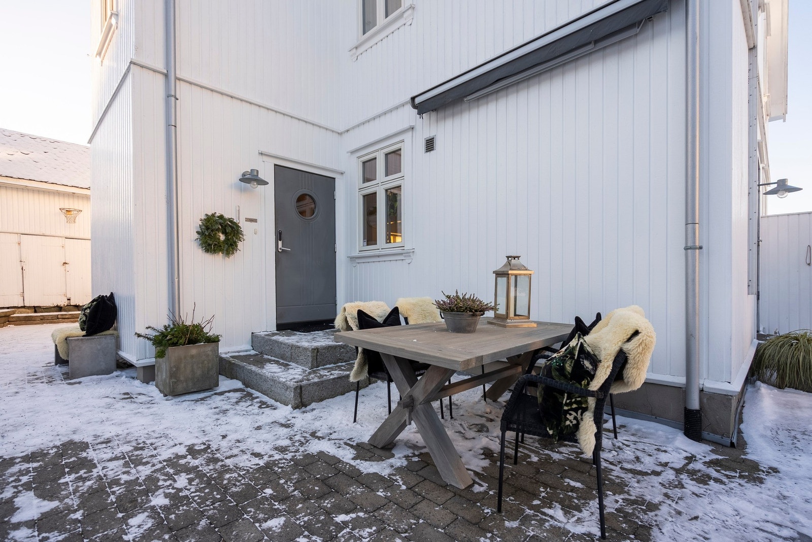 Uteplass rett utenfor kjøkkenet Galleribilde
