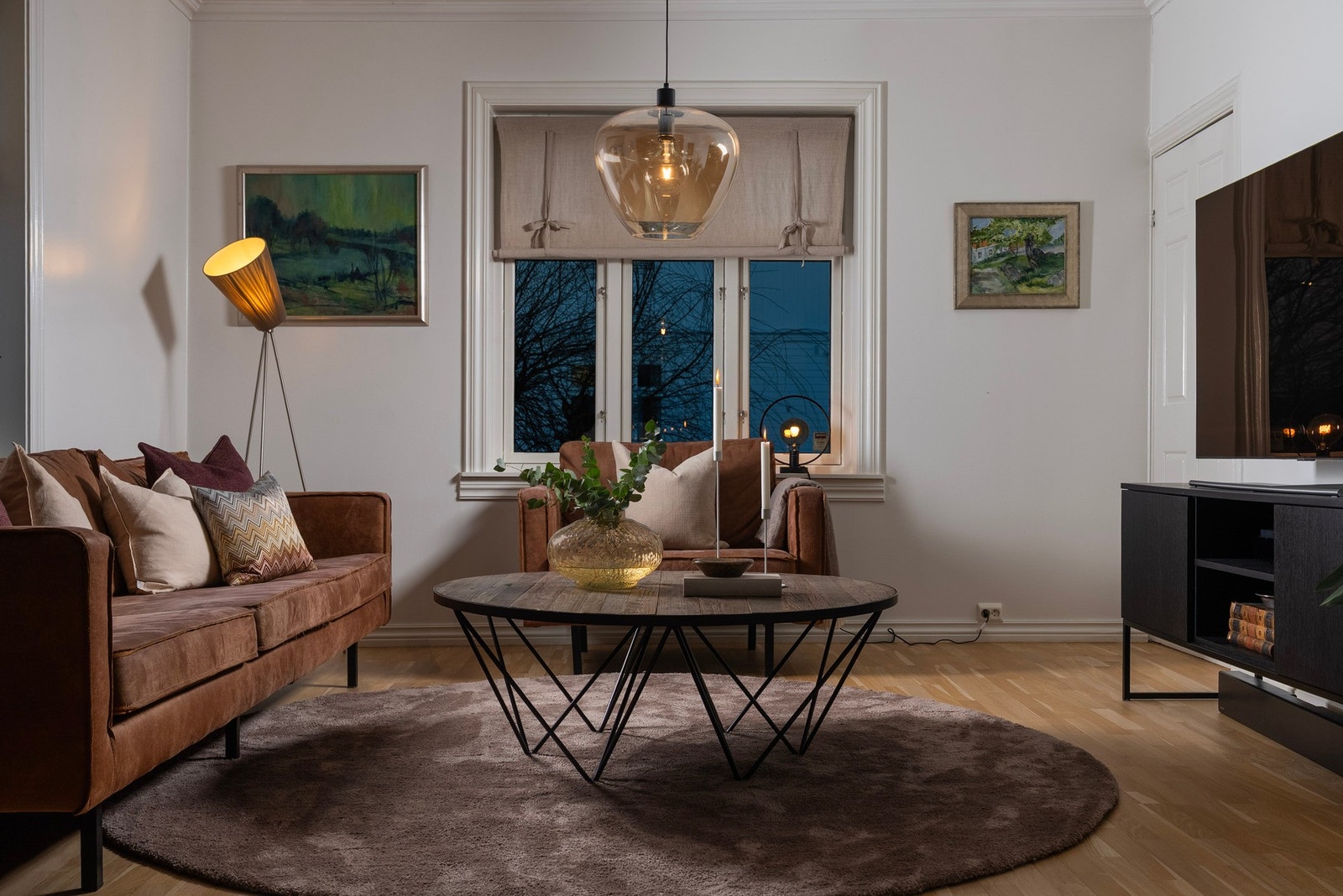 Stor stue med plass for hele familien Galleribilde