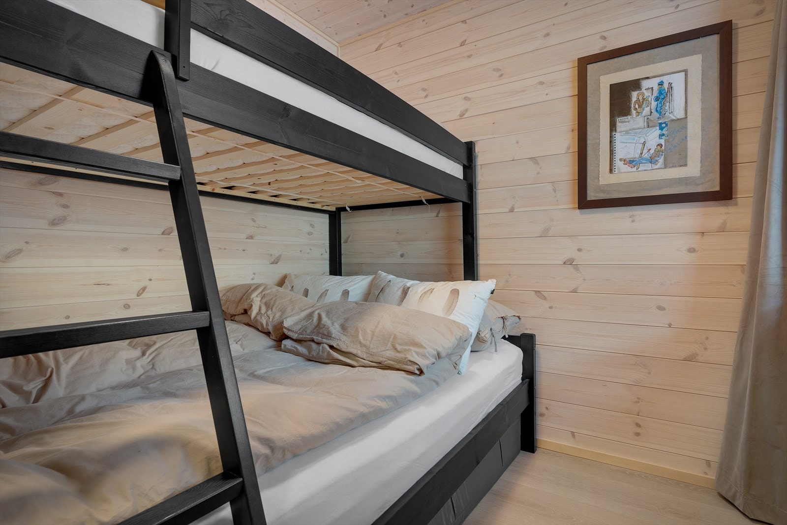 Soverom 2 egner seg ypperlig som barne-/gjesterom Galleribilde