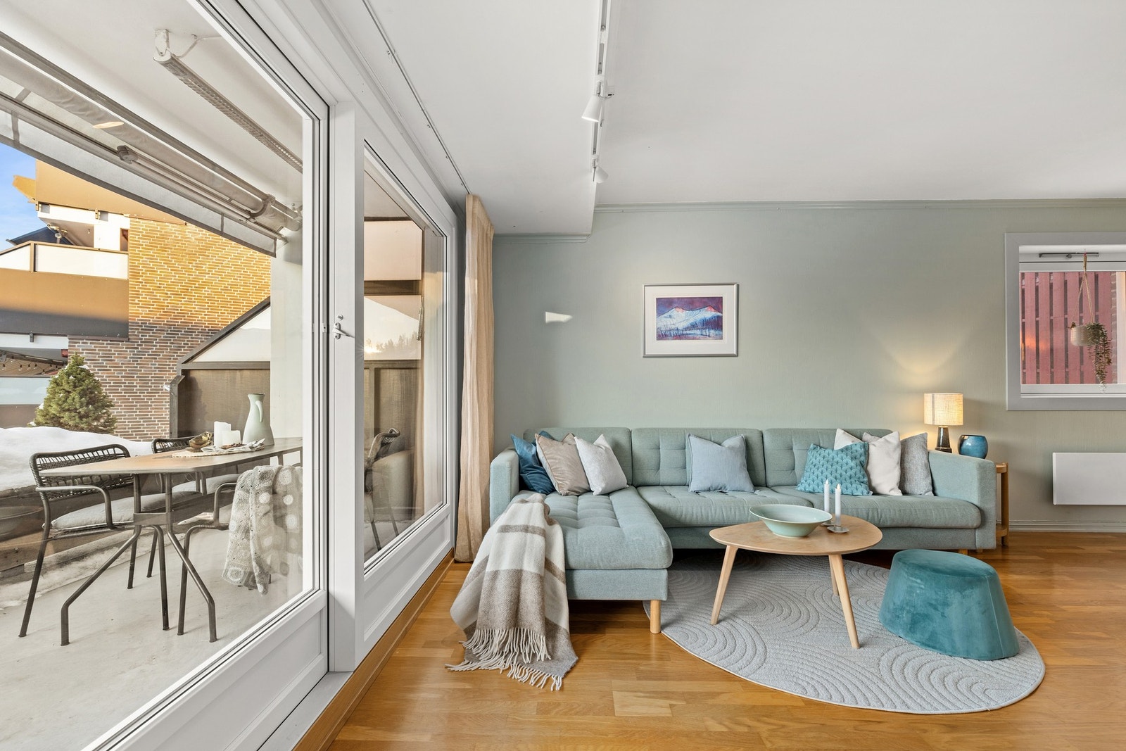 Fra stue er det direkte utgang til vestvendt balkong Galleribilde