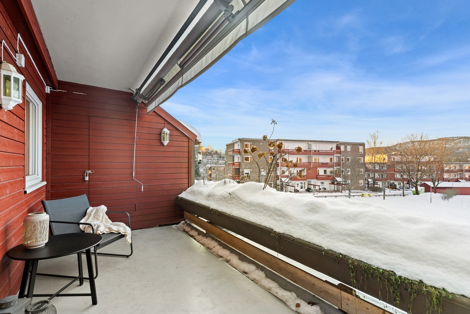 På balkongen har man tilgang til praktisk utebod. Galleribilde