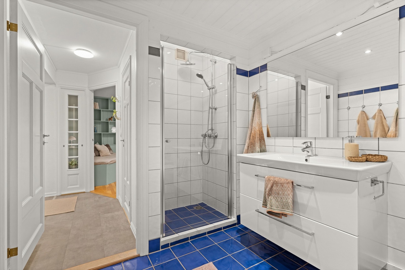 Romslig bad som dekker både hverdag og behov Galleribilde