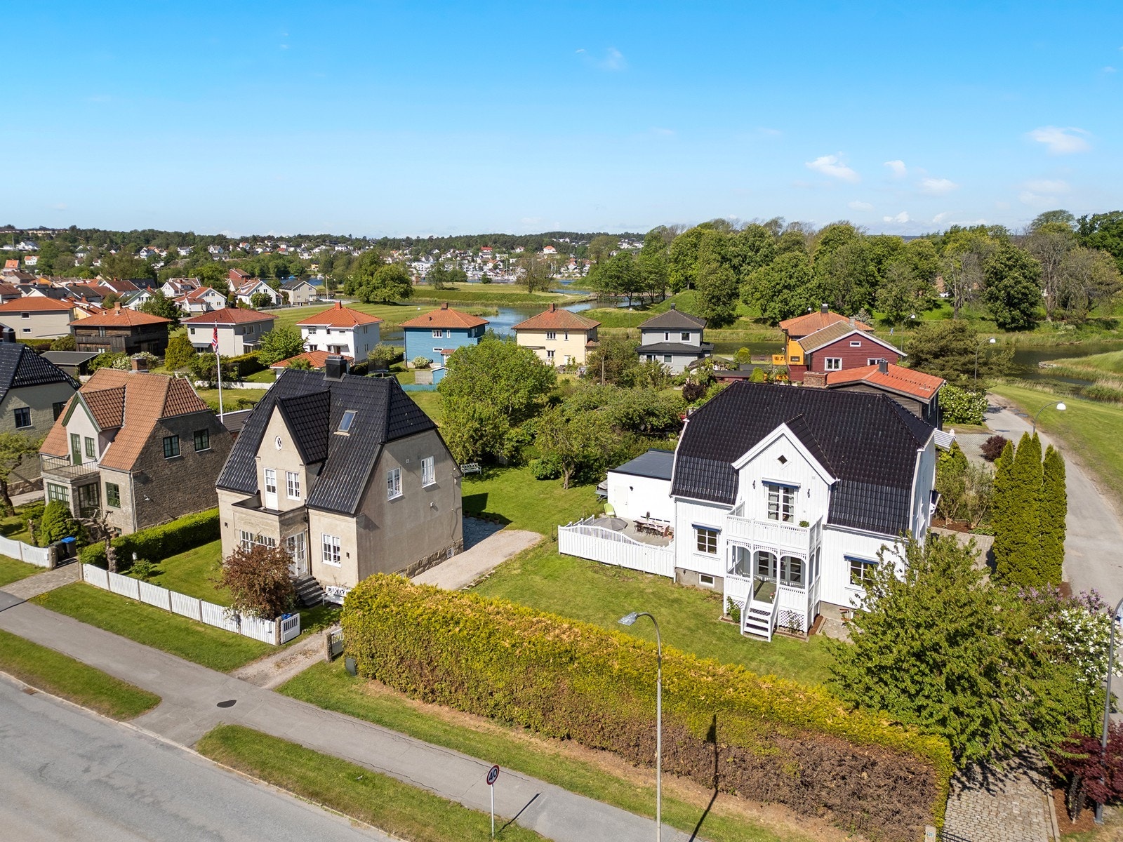 Kombinasjonen av sentral beliggenhet og rolige omgivelser gir høy livskvalitet. Galleribilde