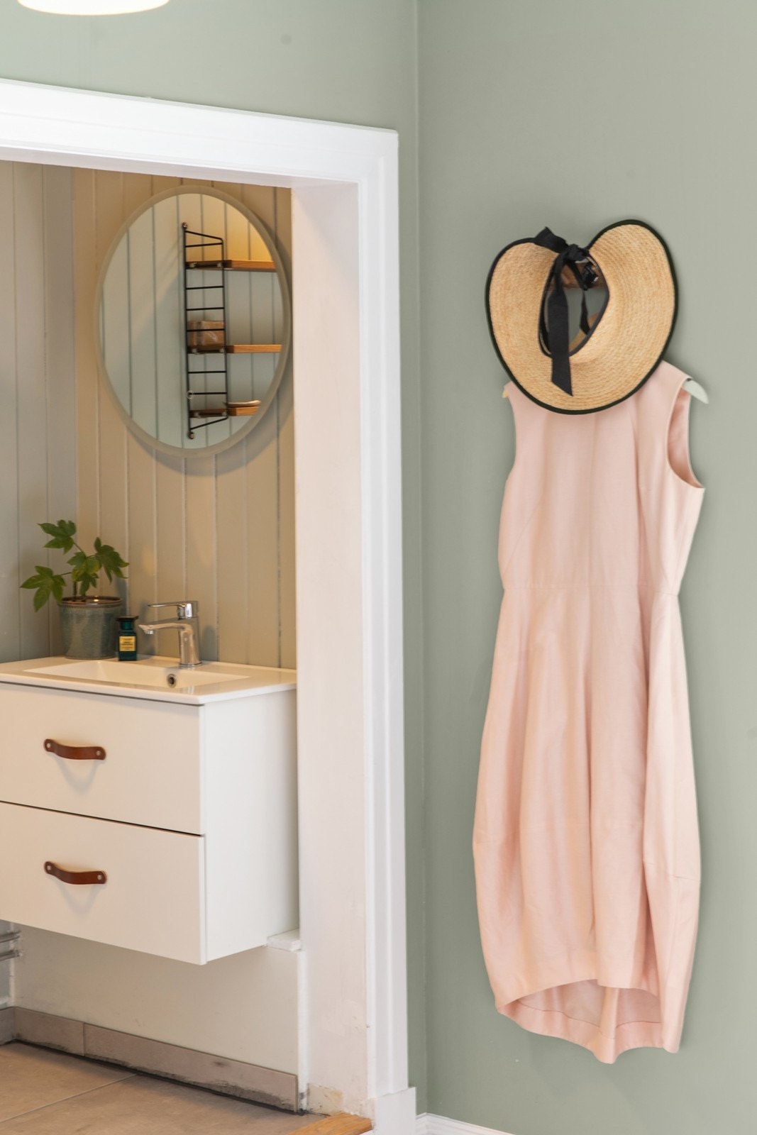 Baderom med adkomst fra hovedsoverom Galleribilde