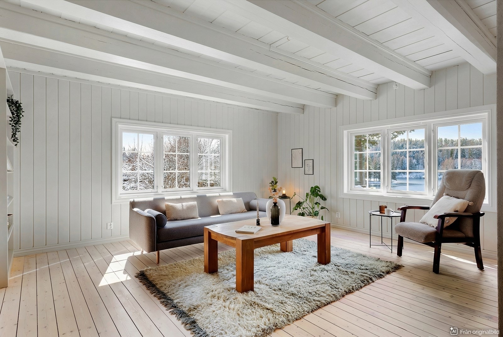 Totaloppusset og meget romslig enebolig med tre bad og to kjøkken. Galleribilde