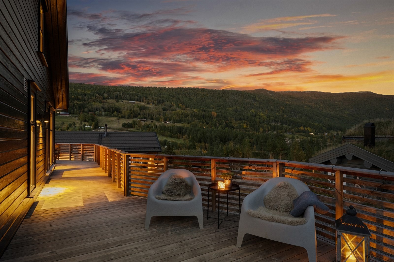 Upåklagelig utsikt over den flotte naturen som omgir eiendommen! Galleribilde