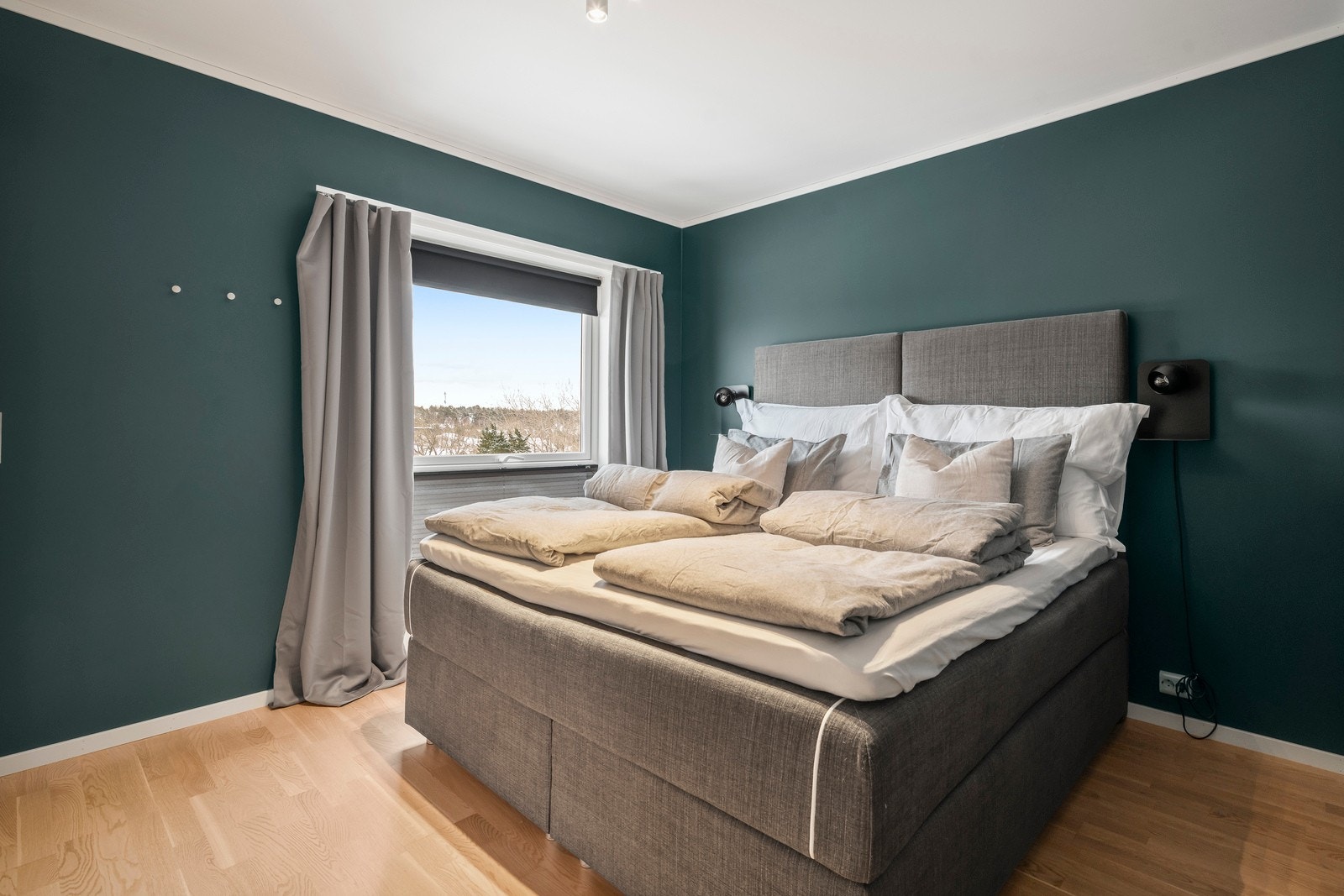 Boligen har tre gode soverom, alle ligger i 2. etasje. Galleribilde