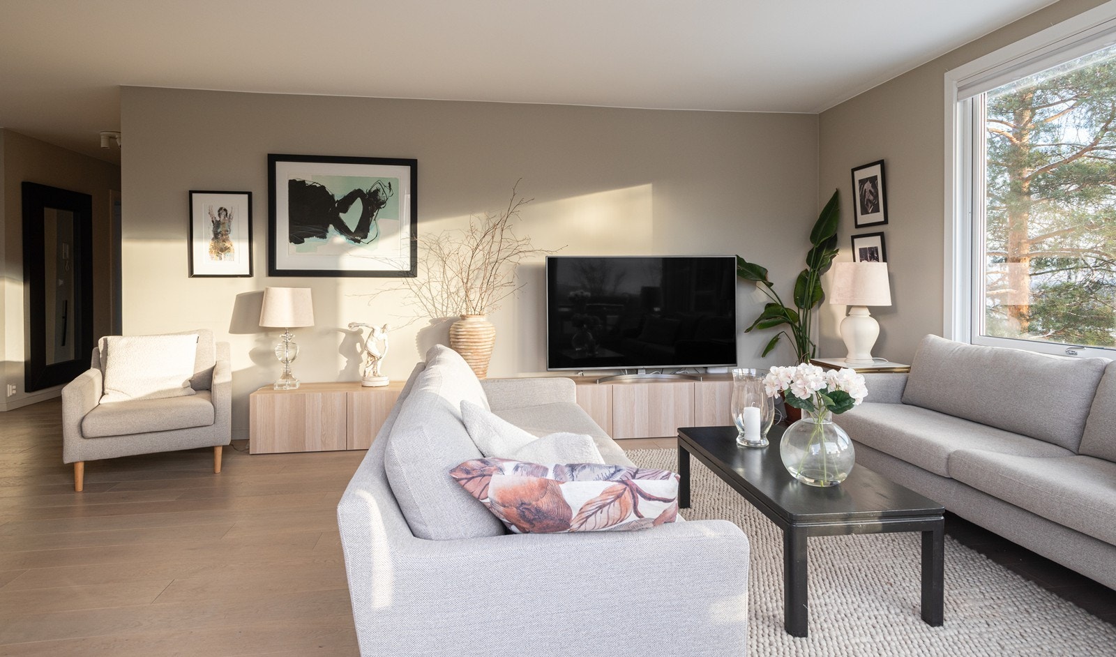 Helt spesielle lys- og solforhold med områdets kanskje beste interne beliggenhet Galleribilde