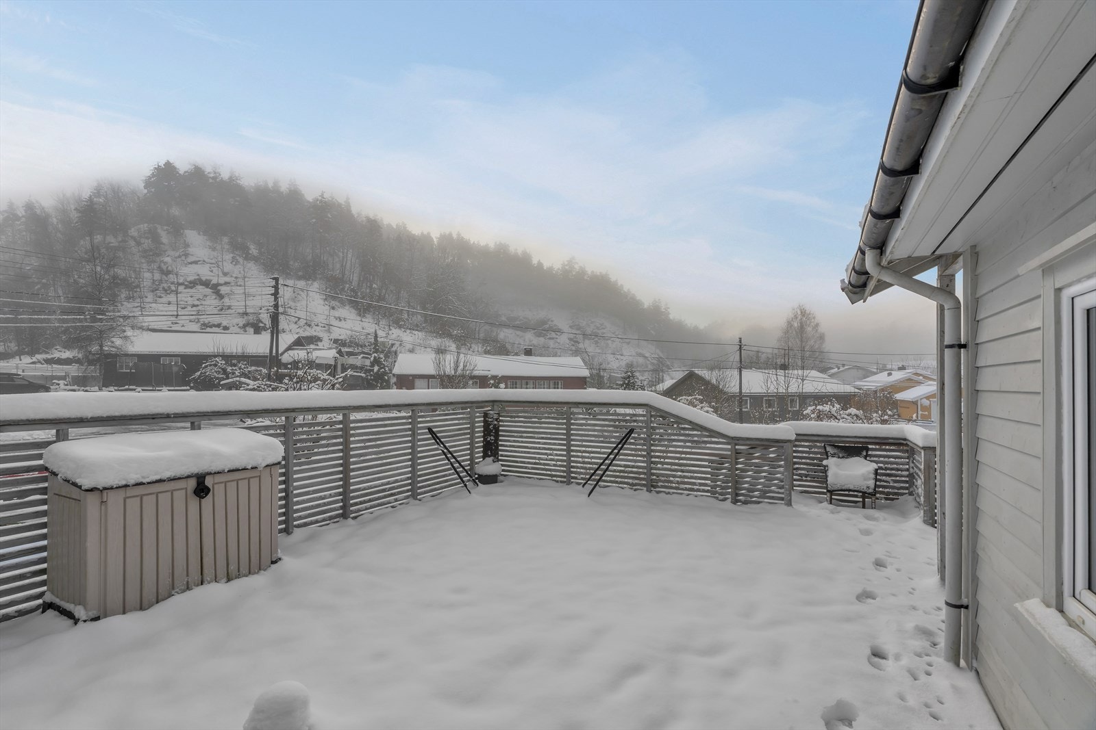 Trapp ned til hageareal. Galleribilde