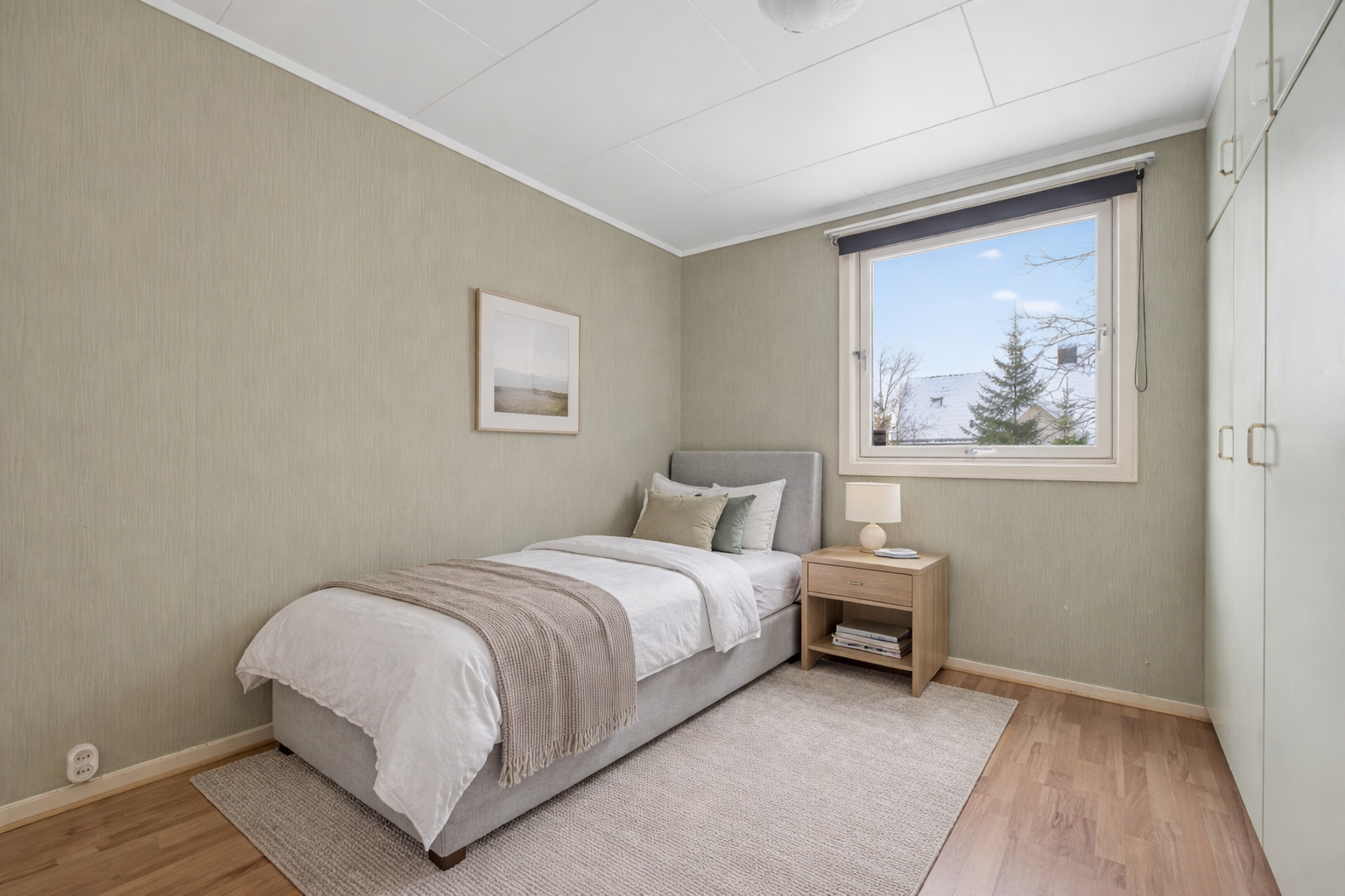 Soverommet på 9 m² er her digitalt møblert for å illustrere plass til seng og oppbevaring. Galleribilde