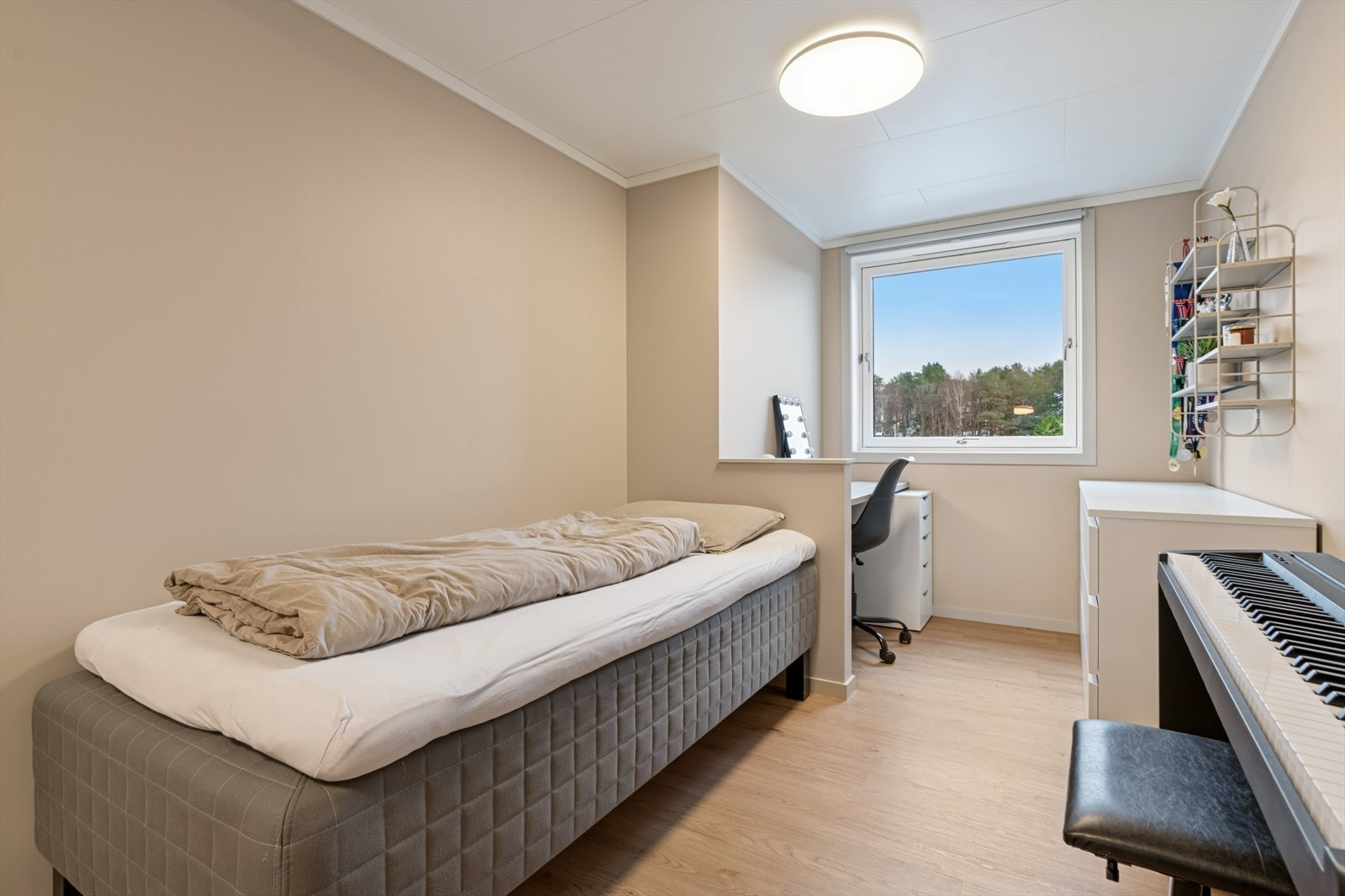 Soverom i kjeller Galleribilde