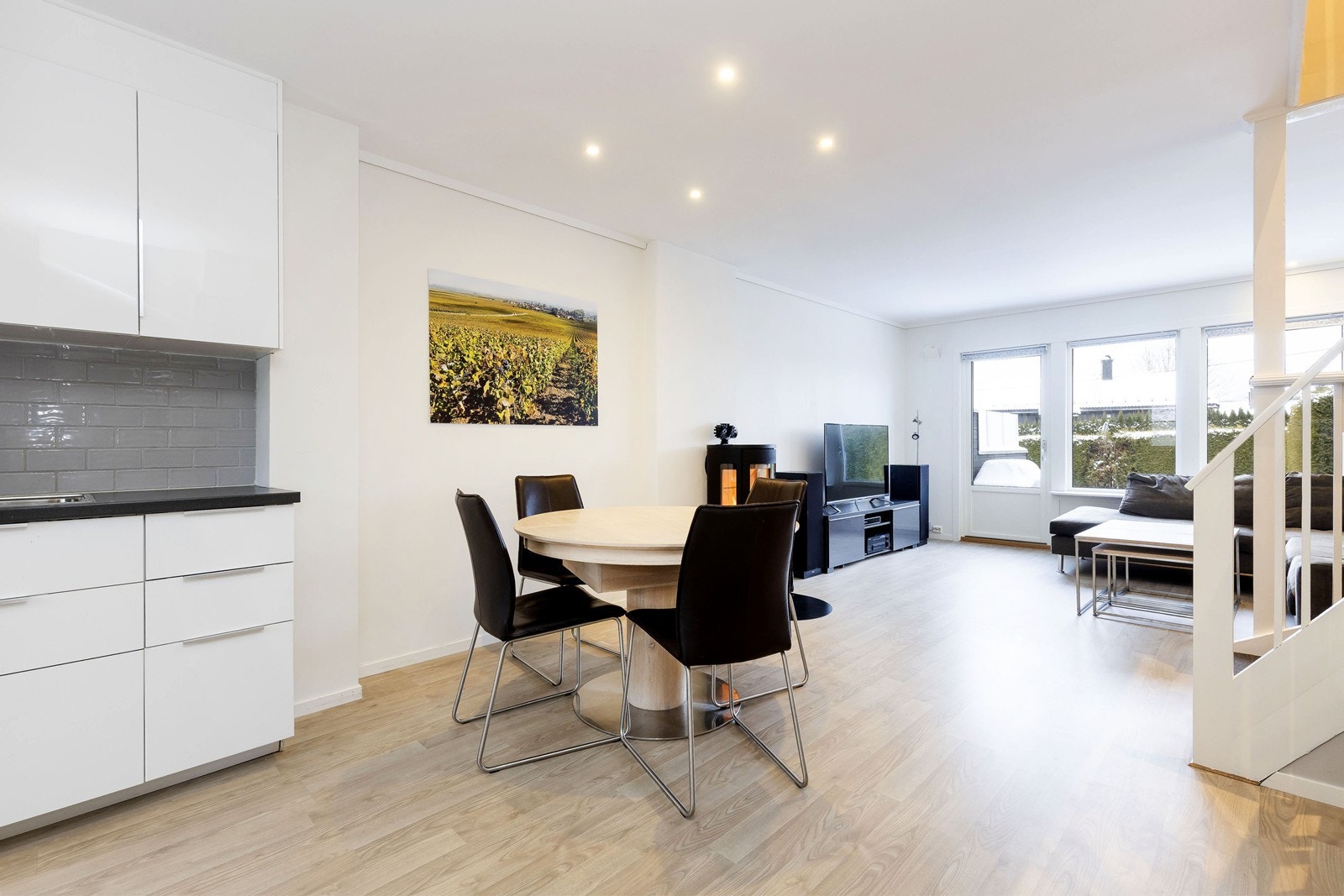 Plass til spisegruppe ved kjøkkenet Galleribilde