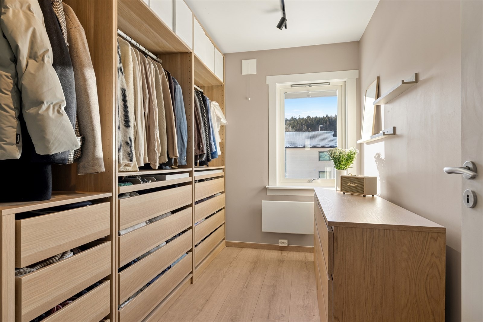 Soveorm 3 med PAX garderobe fra IKEA. Galleribilde