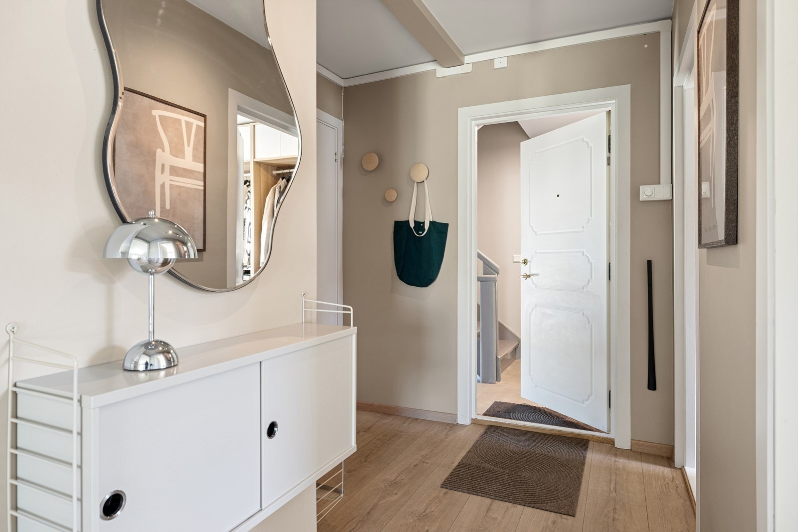 Trivelig entrè som ønsker deg velkommen inn! Galleribilde