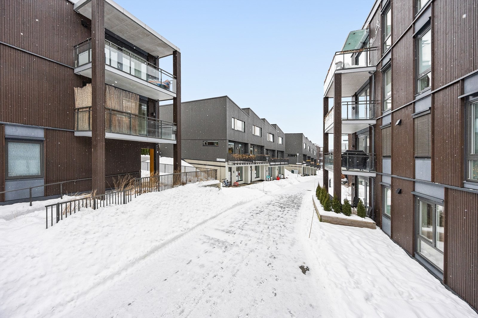 Området passer også godt for pendlere - med tog bruker du ca. en halvtime fra ytterdøren til du står på Oslo S. Galleribilde