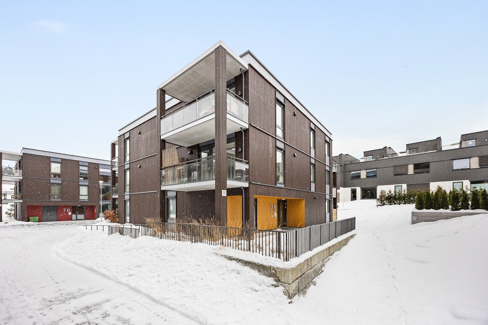 En tiltalende og sentralt beliggende 1-roms hjørneleilighet med sydøstvendt balkong. Galleribilde