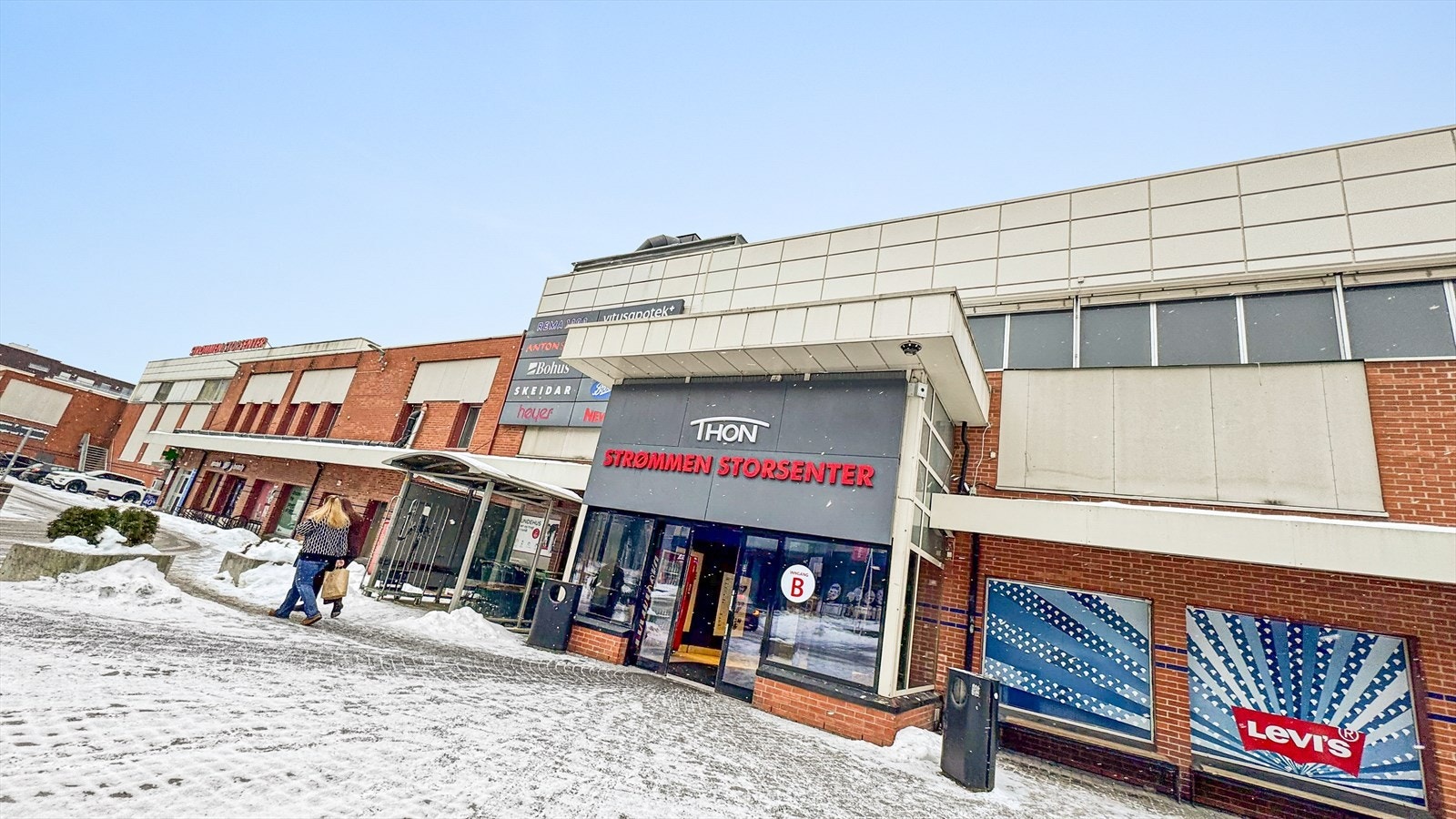 På Strømmen Storsenter finnes det forretninger og tilbud som dekker alle ønsker og behov. Galleribilde