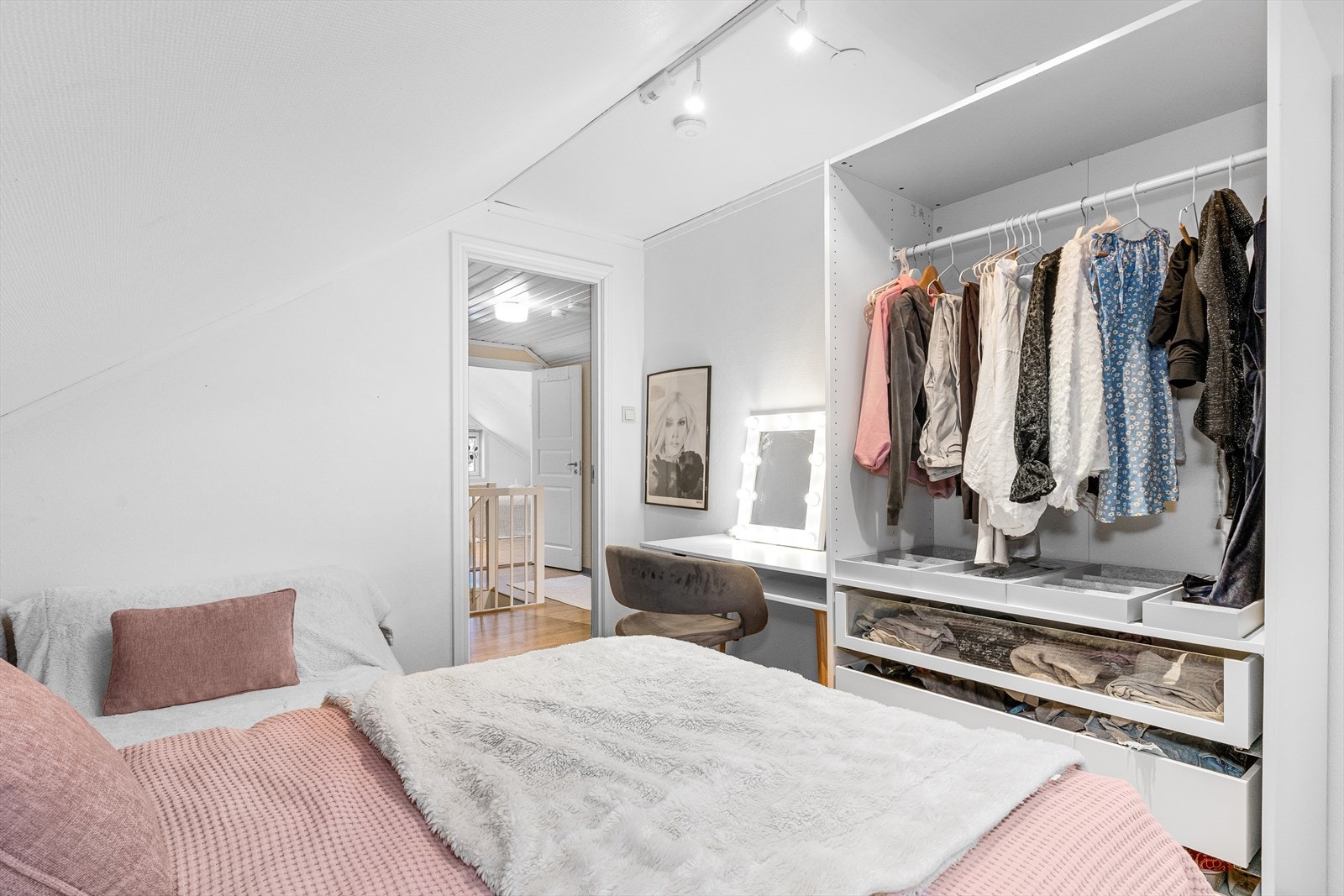 Soverom 4 av 5 (oppe). Galleribilde