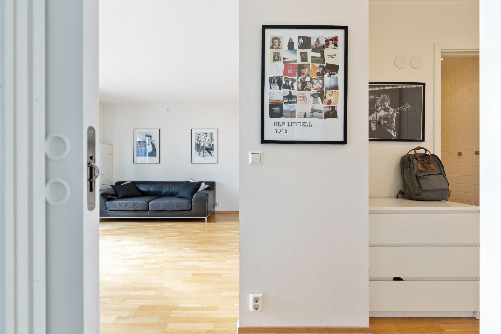 Fra inngangen til soverommet mot stue og entre Galleribilde