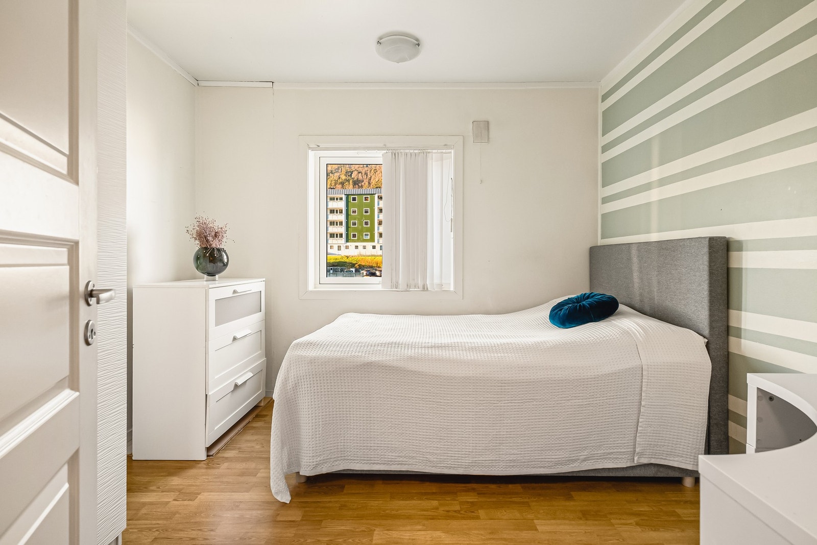 Leilighetens andre soverom måler 9,4 kvadratmeter Galleribilde