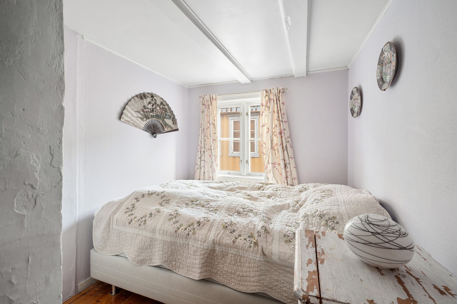 Også her er det god plass til dobbeltseng. Galleribilde