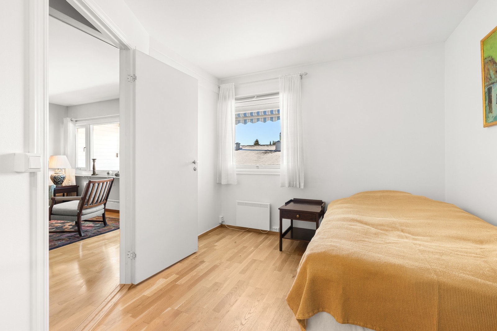 Boligen har to gode soverom, begge med plass til seng og tilhørende møblement Galleribilde