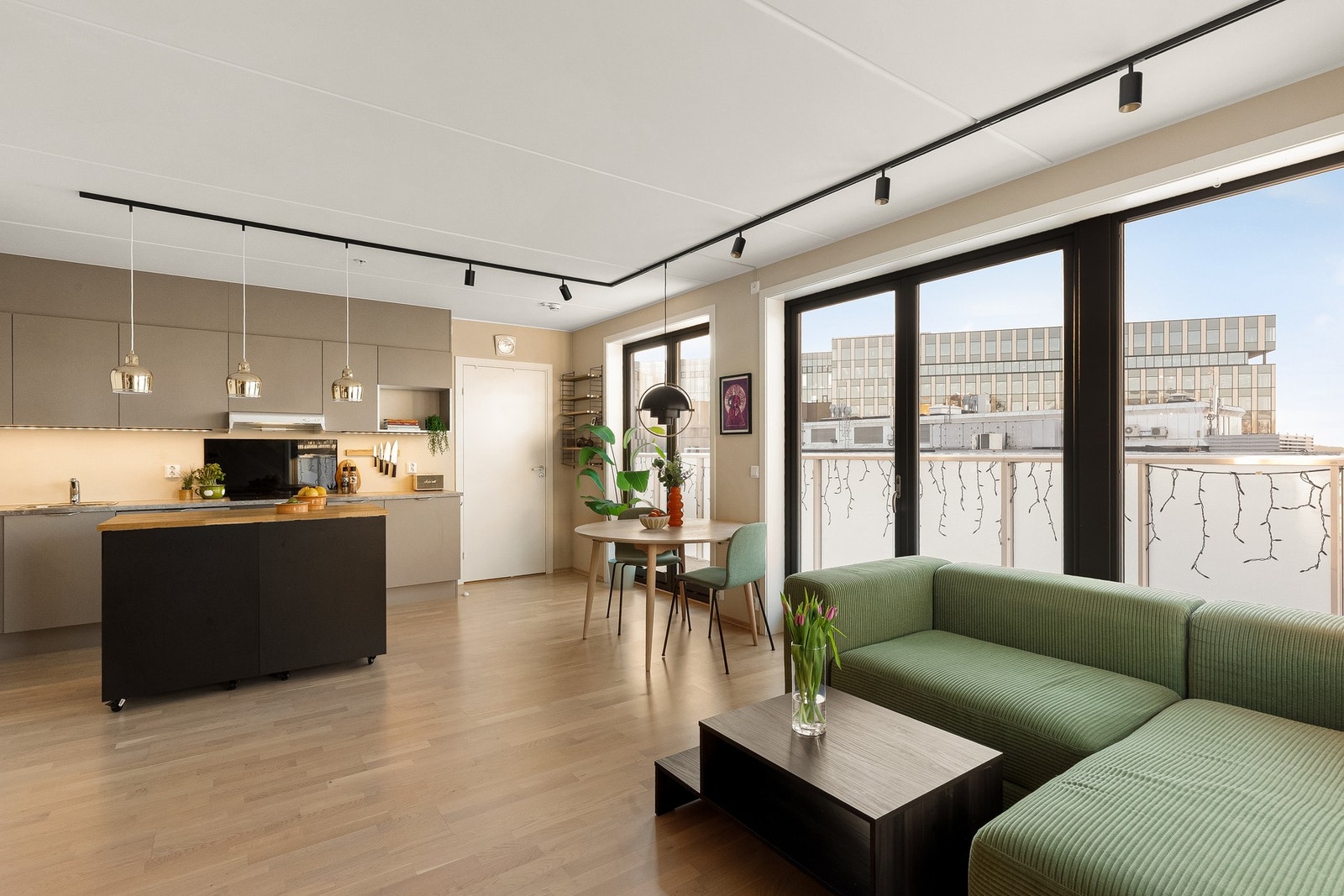 Leiligheten er utstyrt med balansert ventilasjonsanlegg med varmegjenvinning. Galleribilde