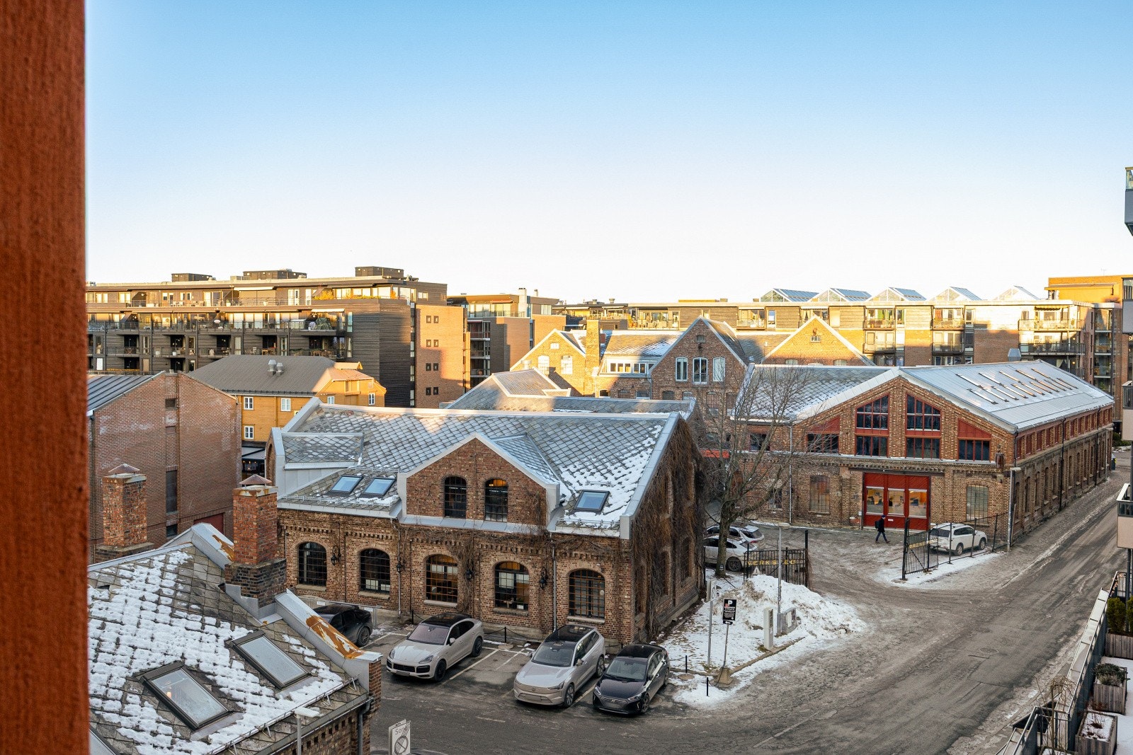 Her bor du med umiddelbar nærhet til alle byens fasiliteter, butikker og restauranter. Galleribilde