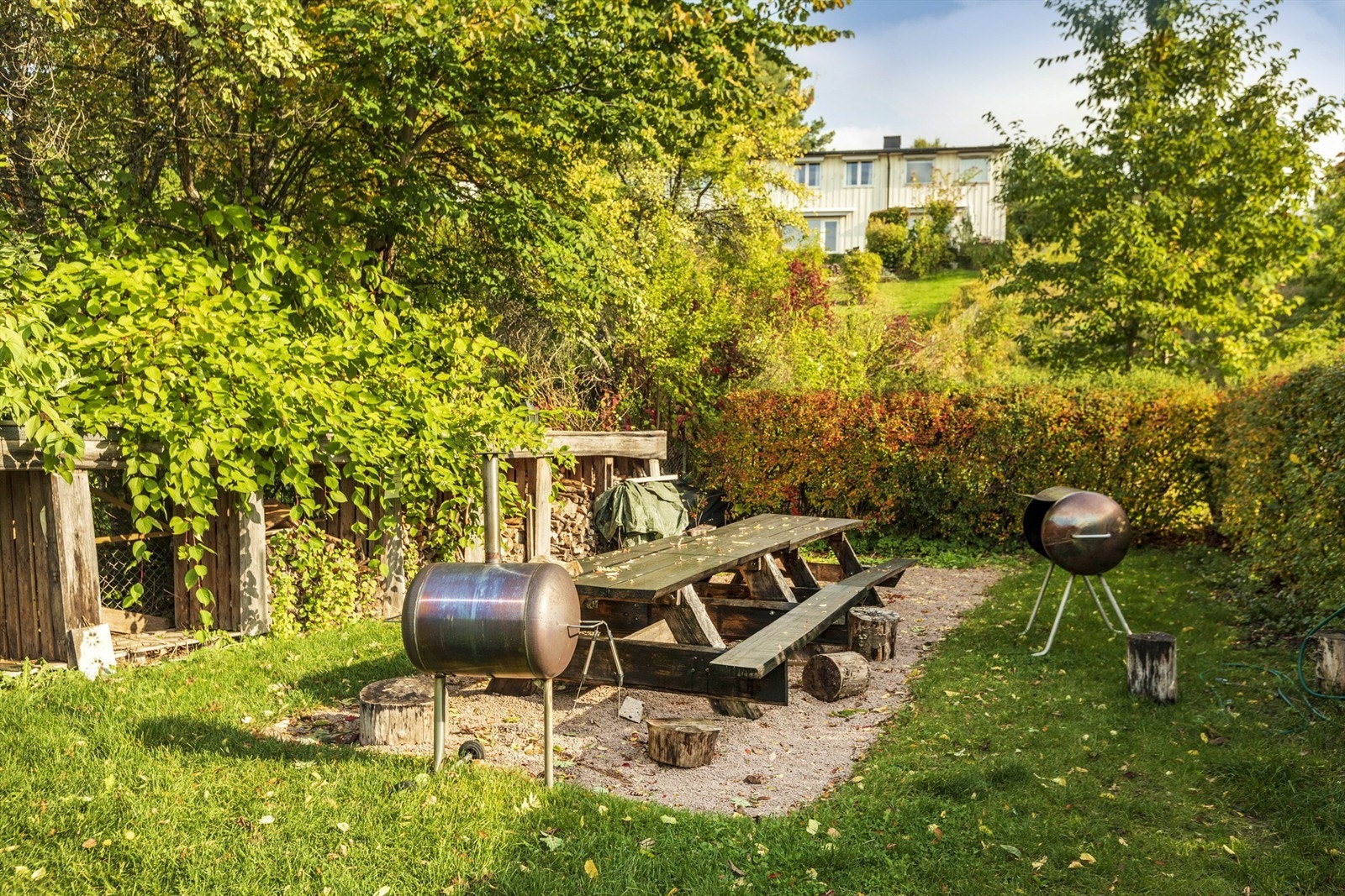 Borettslaget har flere fellesområder for beboerne. Beliggenheten er helt unik i forhold, her bor man landlig til og har alt man trenger i umiddelbar nærhet Galleribilde