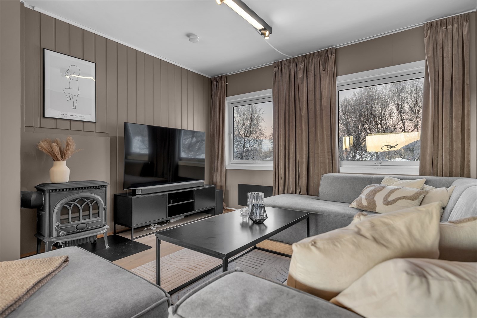 Vedfyrt ovn Galleribilde