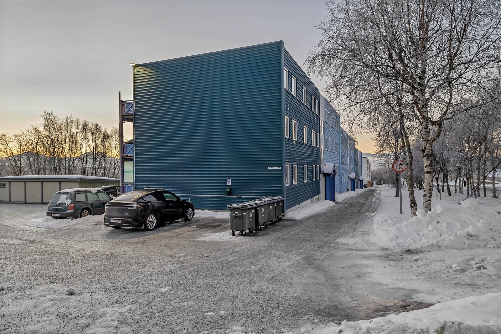 Gjesteparkering utenfor blokka Galleribilde