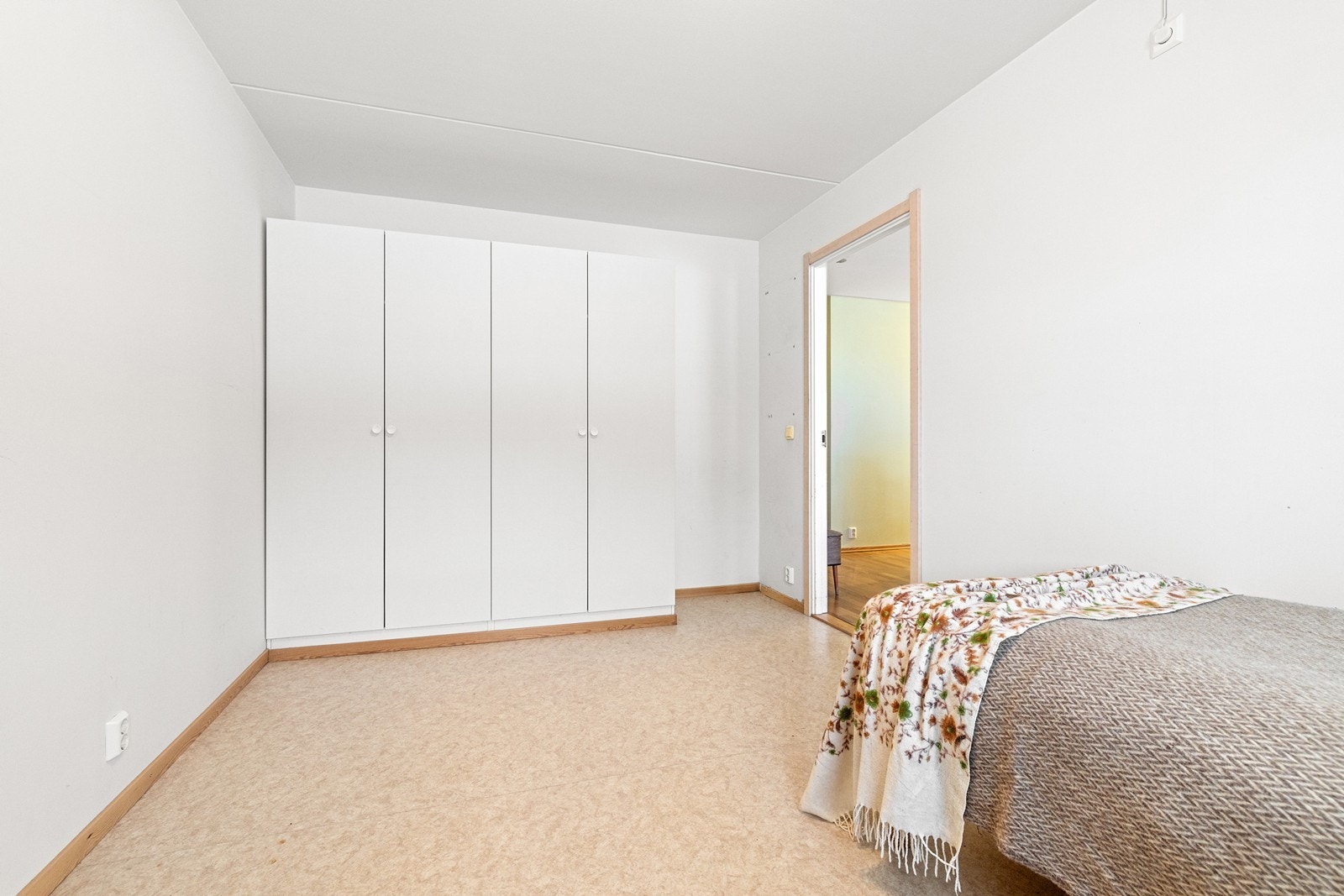 Hovedsoverom med garderobeskap. Galleribilde