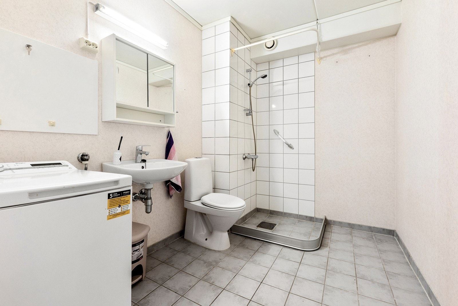 Eldre baderom med behov for oppgraderinger. Galleribilde