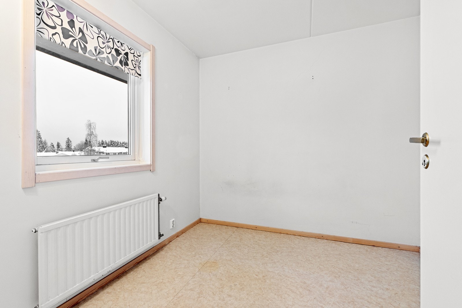 Soverom med garderobeskap. Galleribilde